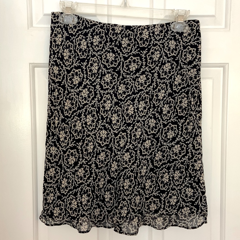 DKNY Classic Petite 4p shirt with ruffled bottom